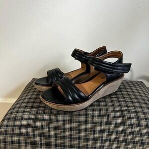 Clarks Women Black Leather Wedge Sandals Soft Cushion Adjustable Strap Size 9